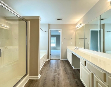 2852 Briaroak Drive - Photo Thumbnail 6