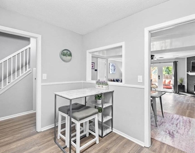 5005 Pat Mell Place Se - Photo Thumbnail 8