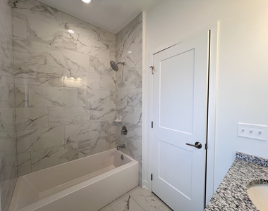 226 W 24th Street - Photo Thumbnail 7