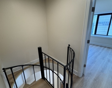444 N State Street - Photo Thumbnail 10
