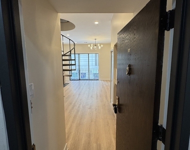 444 N State Street - Photo Thumbnail 1