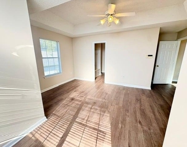 580 Windsor Street Sw - Photo Thumbnail 11