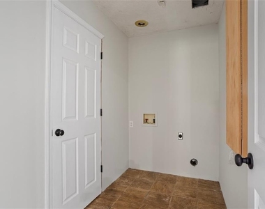 263 Mountainview Circle - Photo Thumbnail 8