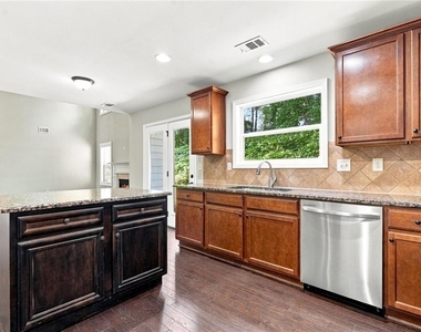 5335 Redfield Way - Photo Thumbnail 9
