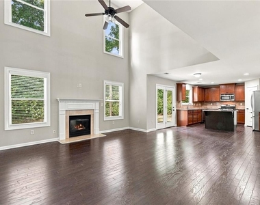 5335 Redfield Way - Photo Thumbnail 4