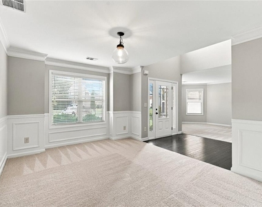 5335 Redfield Way - Photo Thumbnail 3