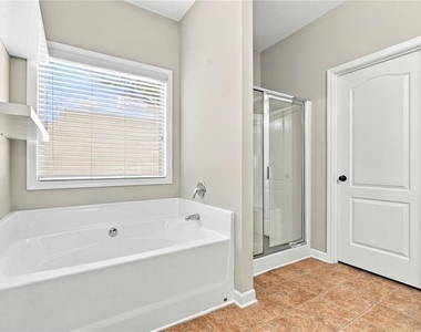 5335 Redfield Way - Photo Thumbnail 13
