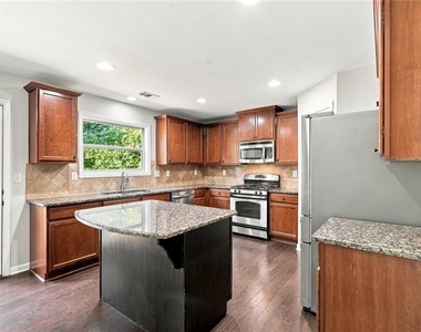 5335 Redfield Way - Photo Thumbnail 7