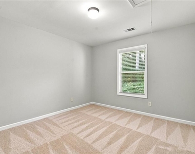 5335 Redfield Way - Photo Thumbnail 17