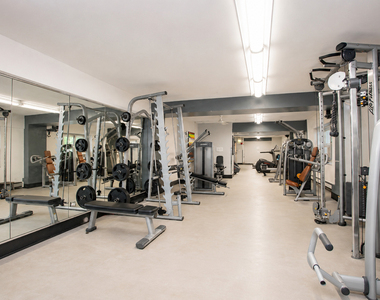 4980 N Marine Drive - Photo Thumbnail 7