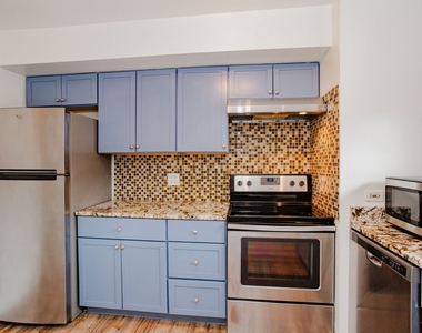 4980 N Marine Drive - Photo Thumbnail 1