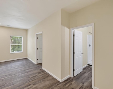 160 Janney Circle - Photo Thumbnail 13