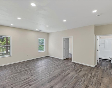 160 Janney Circle - Photo Thumbnail 23