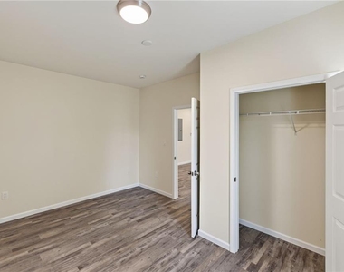 160 Janney Circle - Photo Thumbnail 18