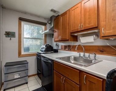 1780 Nautilus Lane - Photo Thumbnail 2