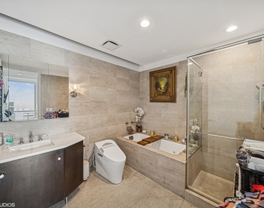 401 N Wabash Avenue - Photo Thumbnail 6