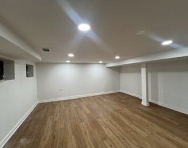 7229 N Campbell Avenue - Photo Thumbnail 15