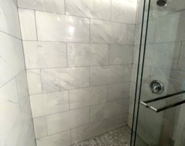 7229 N Campbell Avenue - Photo Thumbnail 10