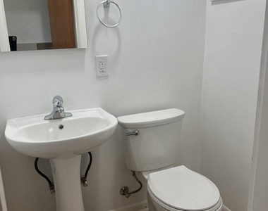 7229 N Campbell Avenue - Photo Thumbnail 8