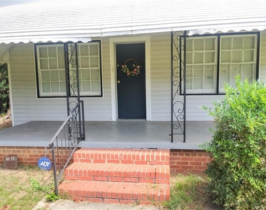 3631 W Napier Avenue - Photo Thumbnail 2