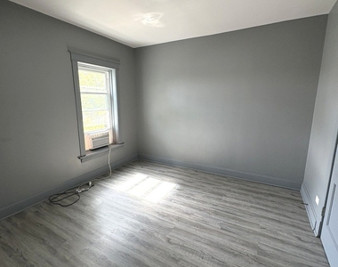 303 Stone Street - Photo Thumbnail 5