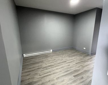 303 Stone Street - Photo Thumbnail 4