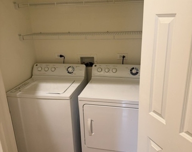 1230 W North Shore Avenue - Photo Thumbnail 8