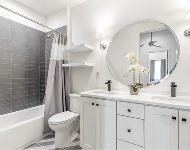 365 Sage Lane - Photo Thumbnail 14