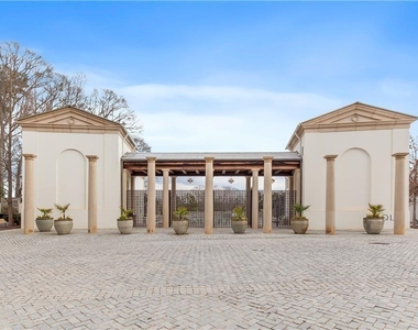 365 Sage Lane - Photo Thumbnail 24