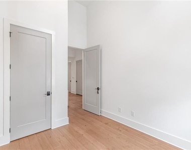 365 Sage Lane - Photo Thumbnail 15