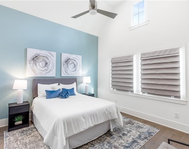 365 Sage Lane - Photo Thumbnail 10