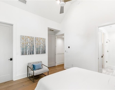 365 Sage Lane - Photo Thumbnail 11