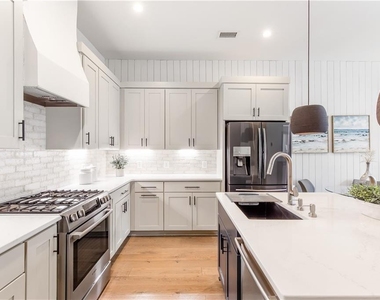 365 Sage Lane - Photo Thumbnail 6