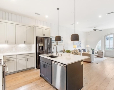 365 Sage Lane - Photo Thumbnail 7