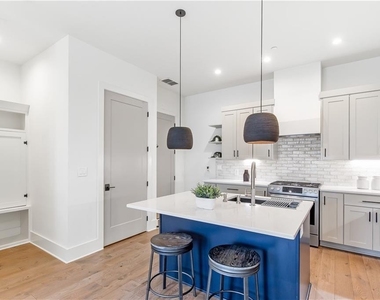 365 Sage Lane - Photo Thumbnail 5