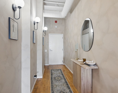 728 W Jackson Boulevard - Photo Thumbnail 2