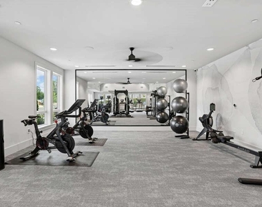 2800 Foxfield Parkway - Photo Thumbnail 14