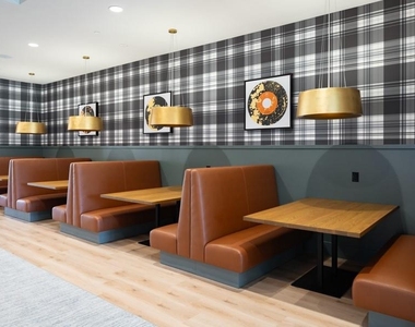 2800 Foxfield Parkway - Photo Thumbnail 11