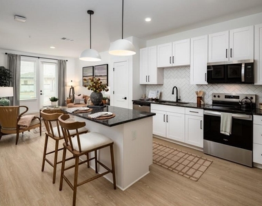 2800 Foxfield Parkway - Photo Thumbnail 16