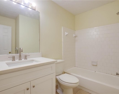 4033 Oak Glenn Drive - Photo Thumbnail 17