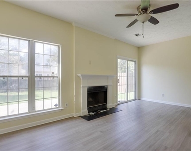 4033 Oak Glenn Drive - Photo Thumbnail 3