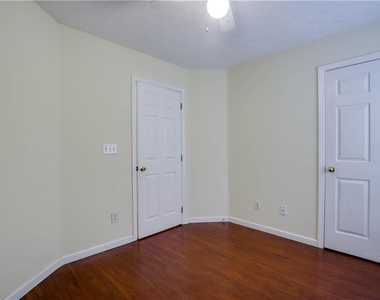 4033 Oak Glenn Drive - Photo Thumbnail 12