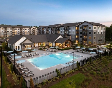 2800 Foxfield Parkway - Photo Thumbnail 1