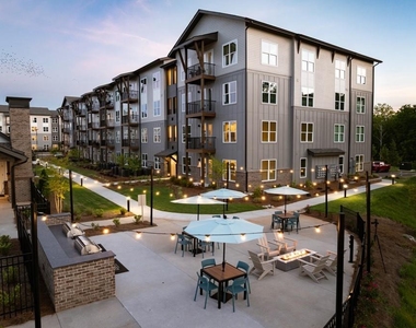 2800 Foxfield Parkway - Photo Thumbnail 1