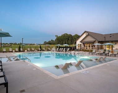 2800 Foxfield Parkway - Photo Thumbnail 2