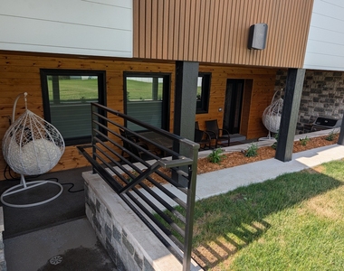 675 W Gilbert Road - Photo Thumbnail 8