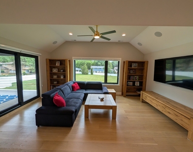 675 W Gilbert Road - Photo Thumbnail 13