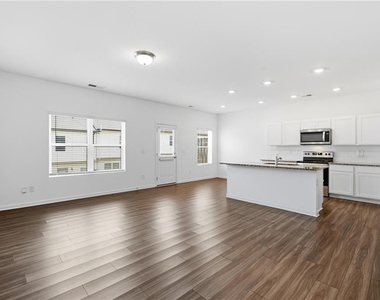 1118 Lossie Lane - Photo Thumbnail 2