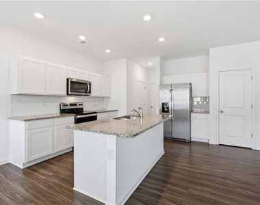 1118 Lossie Lane - Photo Thumbnail 4