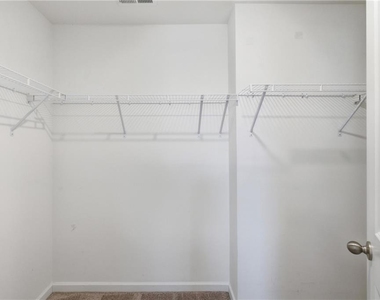 1118 Lossie Lane - Photo Thumbnail 12